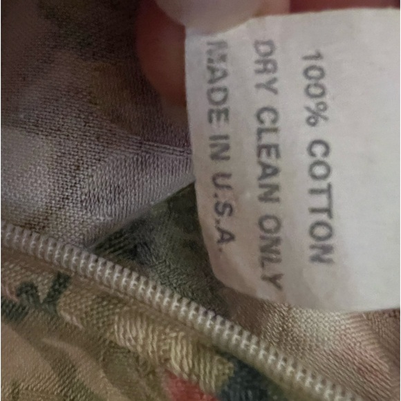 Peacock Alley Duvet Cover Queen, 2 18x18 pillow shams, 2 18x24 pillow shams. - Picture 5 of 5